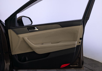 Подержанный автомобиль Hyundai Sonata 2018 года (25 фото)