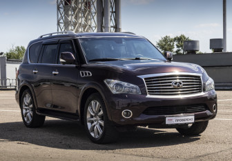 Подержанный автомобиль Infiniti QX56 2012 года (4 фото)