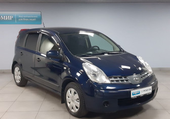 Подержанный автомобиль Nissan Note 2008 года (3 фото)