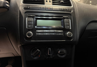 Подержанный автомобиль Volkswagen Polo Sedan 2011 года (9 фото)