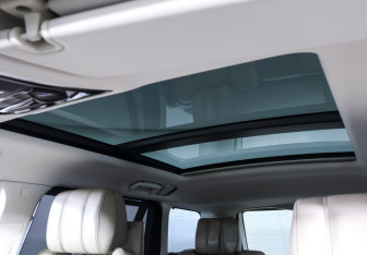 Подержанный автомобиль Land Rover Range Rover 2014 года (16 фото)