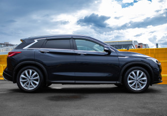 Подержанный автомобиль Infiniti QX50 2018 года (4 фото)