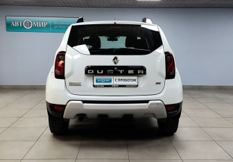 Подержанный автомобиль Renault Duster 2018 года (6 фото)