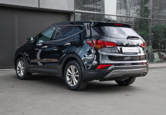 Подержанный автомобиль Hyundai Santa Fe 2017 года (6 фото)