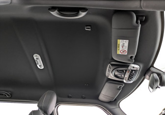 Подержанный автомобиль MINI Clubman Wagon 2019 года (22 фото)