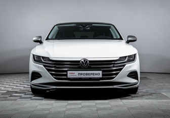 Подержанный автомобиль Volkswagen Arteon 2021 года (2 фото)