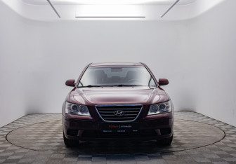 Подержанный автомобиль Hyundai Sonata 2008 года (2 фото)