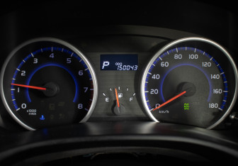 Подержанный автомобиль Toyota Wish Minivan 2014 года (13 фото)