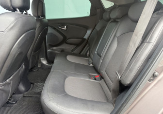 Подержанный автомобиль Hyundai ix35 2015 года (11 фото)