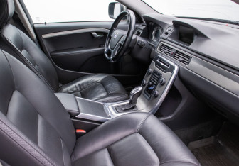 Подержанный автомобиль Volvo XC70 2012 года (9 фото)