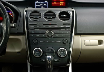 Подержанный автомобиль Mazda CX-7 2011 года (14 фото)