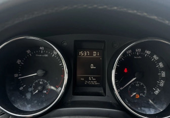 Подержанный автомобиль Skoda Yeti 2011 года (12 фото)
