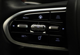 Подержанный автомобиль Omoda C5 2023 года (11 фото)