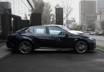 Новый Toyota Camry Sedan 2024 (4 фото)