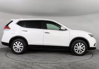 Подержанный автомобиль Nissan X-Trail 2018 года (4 фото)