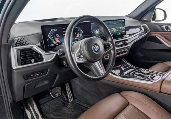 Подержанный автомобиль BMW X5 2024 года (16 фото)