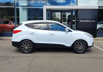 Подержанный автомобиль Hyundai ix35 2010 года (4 фото)
