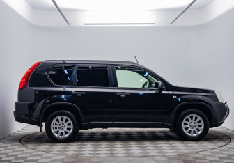 Подержанный автомобиль Nissan X-Trail 2008 года (4 фото)