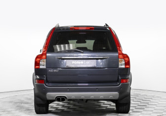 Подержанный автомобиль Volvo XC90 2011 года (6 фото)