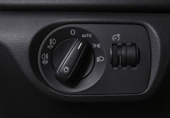Подержанный автомобиль Audi Q3 2014 года (13 фото)