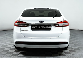 Подержанный автомобиль Ford Mondeo Sedan 2019 года (5 фото)