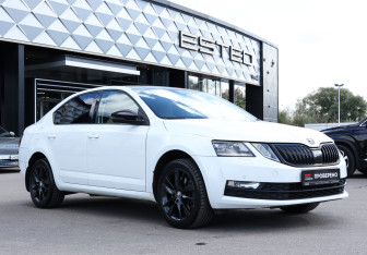 Подержанный автомобиль Skoda Octavia Liftback 2017 года (3 фото)
