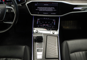Подержанный автомобиль Audi A6 Sedan 2021 года (10 фото)