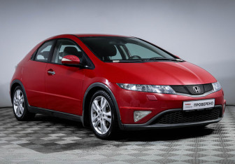 Подержанный автомобиль Honda Civic Hatchback 2011 года (3 фото)