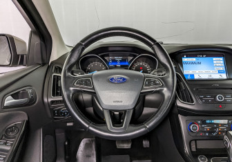 Подержанный автомобиль Ford Focus Wagon 2017 года (15 фото)