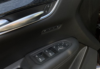 Подержанный автомобиль Cadillac XT5 2021 года (22 фото)