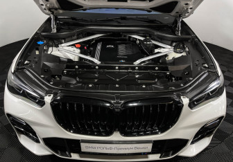 Подержанный автомобиль BMW X5 2021 года (10 фото)
