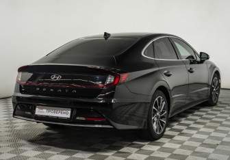 Подержанный автомобиль Hyundai Sonata 2020 года (5 фото)