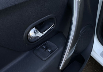 Подержанный автомобиль Renault Logan Sedan 2018 года (17 фото)