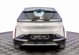 Подержанный автомобиль Zeekr X 2023 года (6 фото)