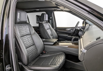 Подержанный автомобиль Cadillac Escalade Suv 2023 года (27 фото)