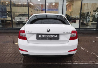 Подержанный автомобиль Skoda Octavia Liftback 2014 года (7 фото)