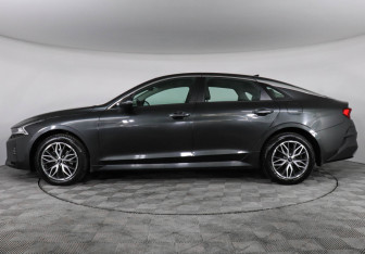 Подержанный автомобиль Kia K5 2020 года (8 фото)