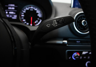 Подержанный автомобиль Audi A3 Sedan 2017 года (17 фото)