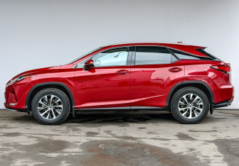 Подержанный автомобиль Lexus RX 2021 года (8 фото)