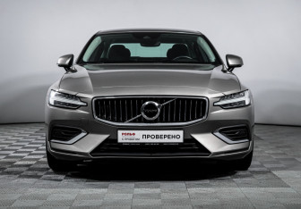 Подержанный автомобиль Volvo S60 2019 года (2 фото)