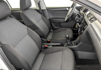 Подержанный автомобиль Skoda Rapid Liftback 2019 года (23 фото)