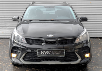 Подержанный автомобиль Kia Rio Hatchback 2021 года (2 фото)