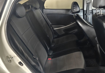 Подержанный автомобиль Hyundai Solaris Sedan 2013 года (10 фото)