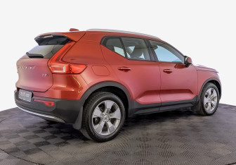 Подержанный автомобиль Volvo XC40 2019 года (5 фото)