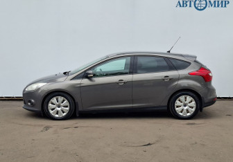 Подержанный автомобиль Ford Focus Hatchback 2011 года (8 фото)