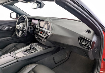 Подержанный автомобиль BMW Z4 Roadster 2019 года (11 фото)