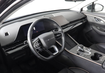 Подержанный автомобиль Omoda C5 2024 года (9 фото)