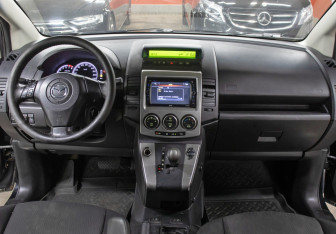 Подержанный автомобиль Mazda 5 2008 года (12 фото)