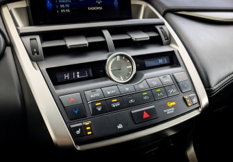 Подержанный автомобиль Lexus NX 2016 года (30 фото)