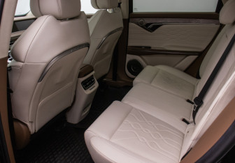 Подержанный автомобиль Voyah Free 2023 года (11 фото)